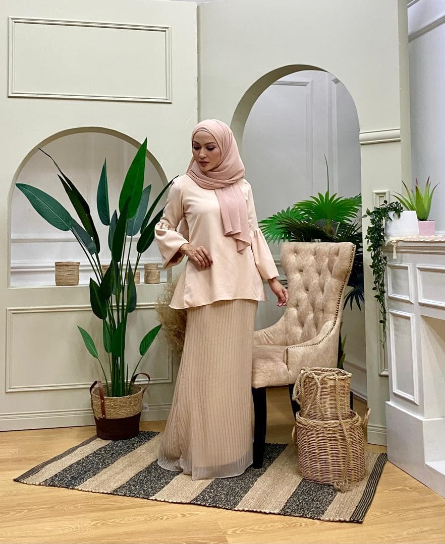 Elmy Pleated Hijab — Cream
